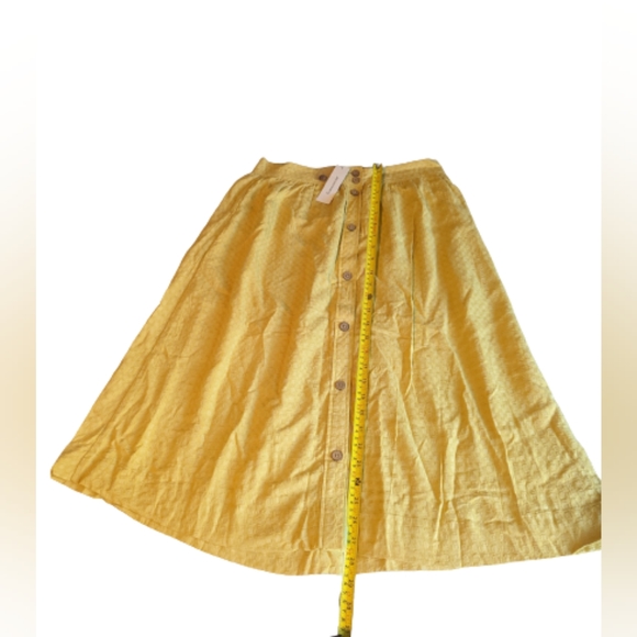 Francesca’s Alya Mustard Yellow Button Front Skirt - Picture 10 of 10